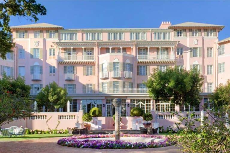 hotel_exterior-768x512